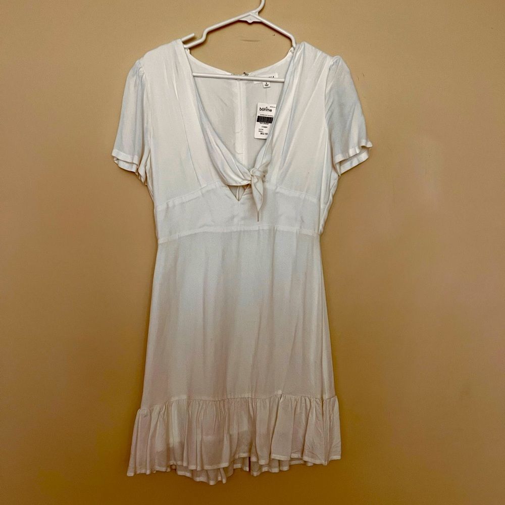 Never worn NWT White Sun Dress Size small